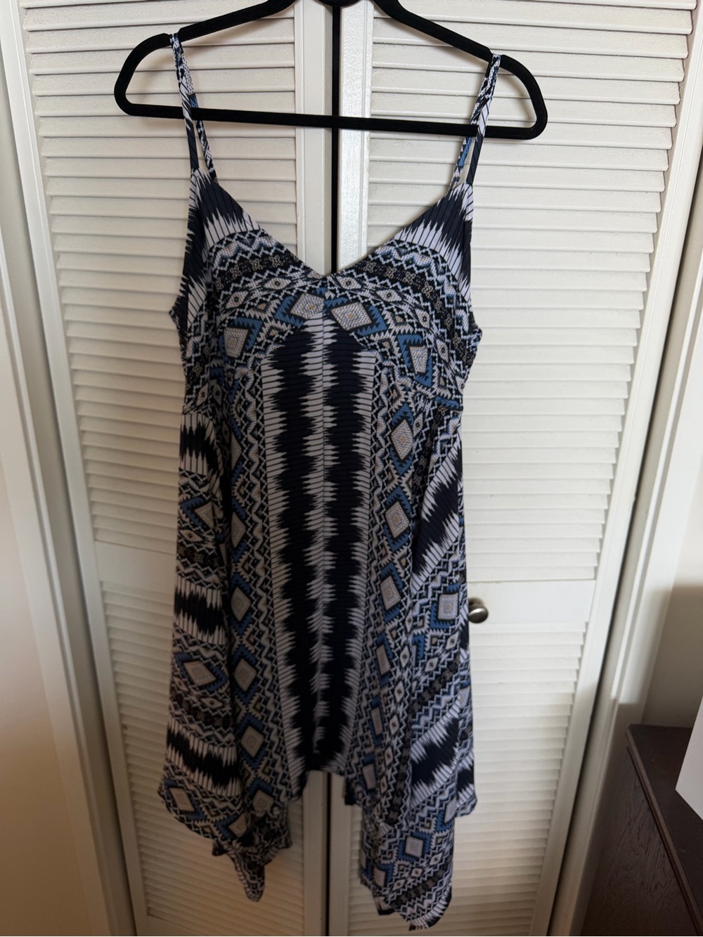 Printed Black & Blue Spaghetti Strap Tunic Dress m/lg stretchy back. NWOT